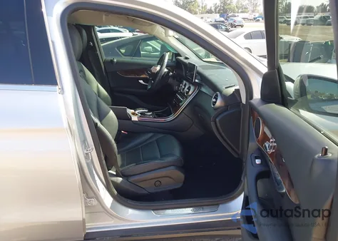 2016 Mercedes-Benz Glc 300 from USA, damaged, VIN WDC0G4JB9GF058970